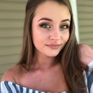 Meet your Posher, Karissa